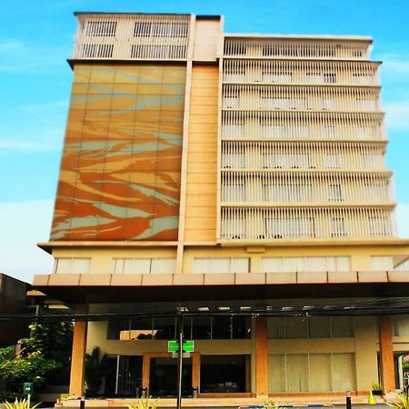 Arch Hotel Bogor Buitenkant foto