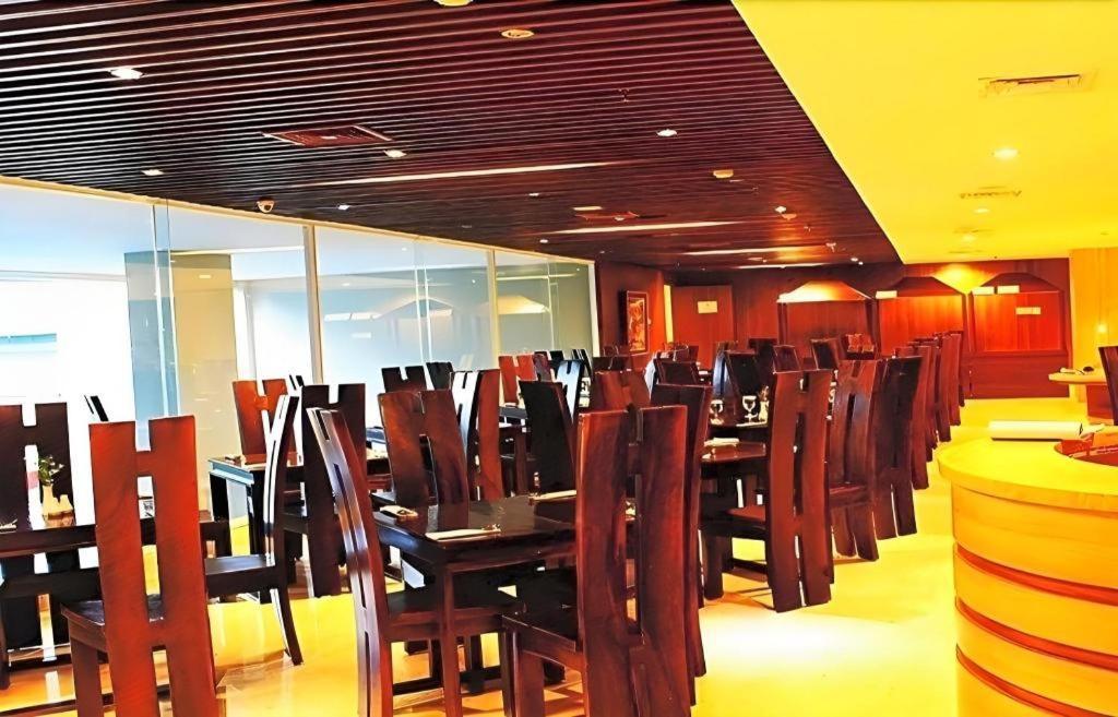 Arch Hotel Bogor Buitenkant foto