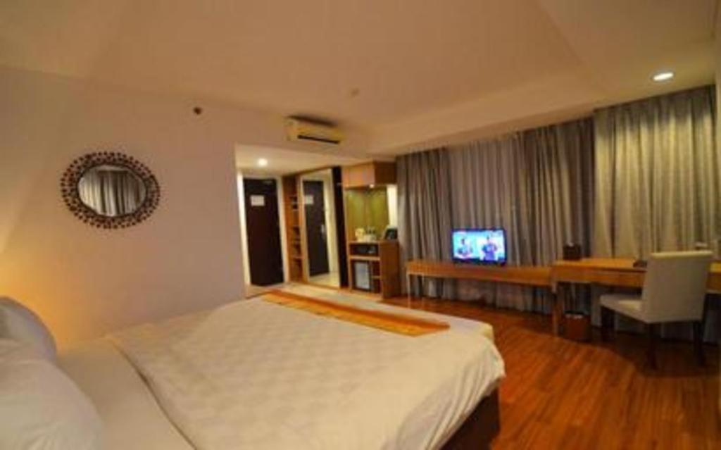 Arch Hotel Bogor Buitenkant foto
