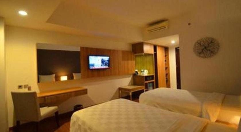 Arch Hotel Bogor Buitenkant foto