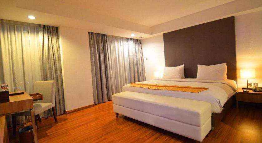 Arch Hotel Bogor Buitenkant foto