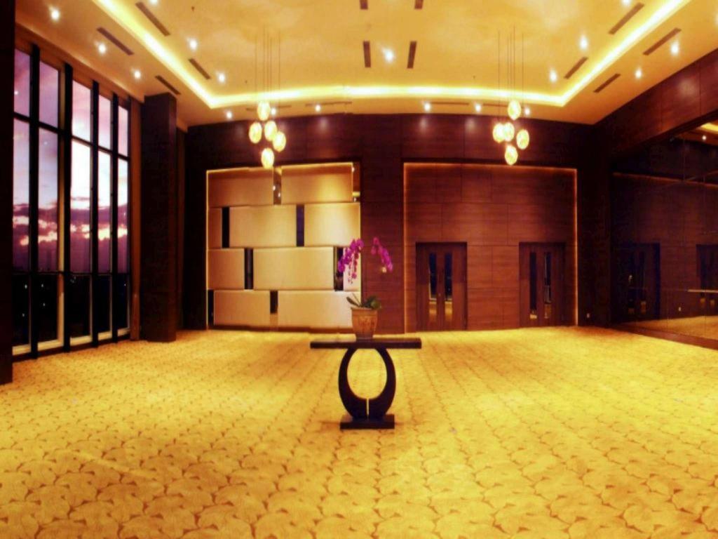 Arch Hotel Bogor Buitenkant foto