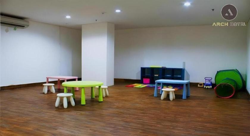 Arch Hotel Bogor Buitenkant foto